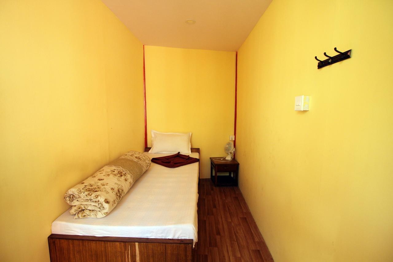 Beehive Hostel Катманду Экстерьер фото