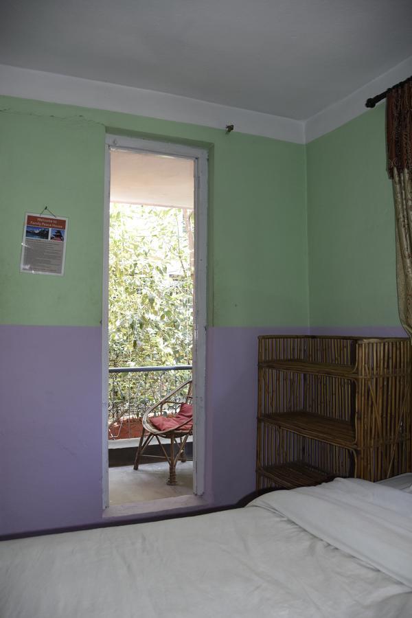 Beehive Hostel Катманду Экстерьер фото