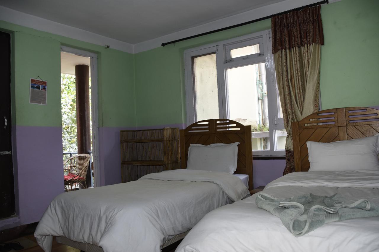 Beehive Hostel Катманду Экстерьер фото