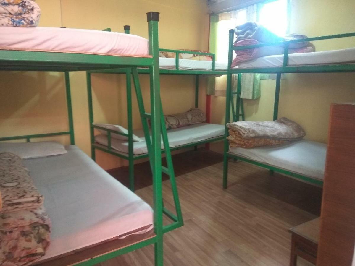 Beehive Hostel Катманду Экстерьер фото